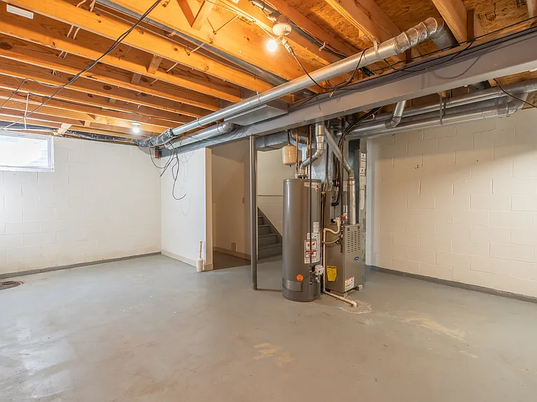 240 Richards Dr — Photo 39