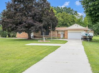 4271 E Stanley Rd, Mount Morris, MI 48458