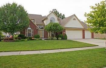 1st image of 860 Pheasant Woods Dr