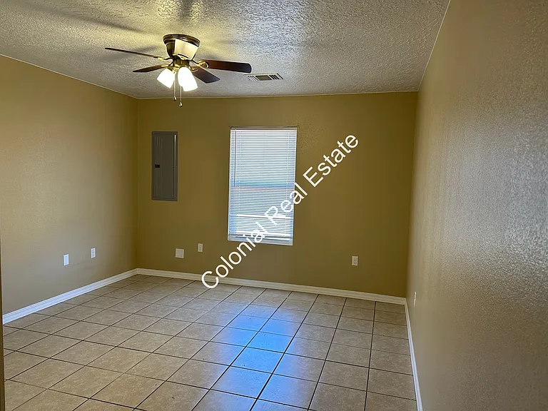 1716 W 12th St — Photo 7