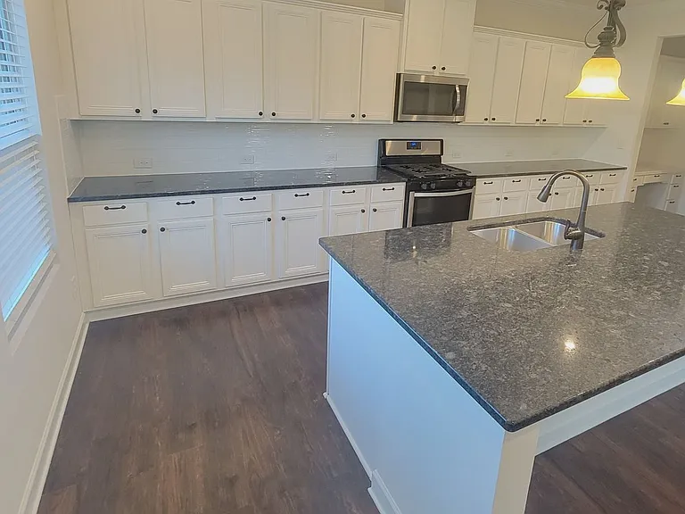 4637 Collingham Dr — Photo 2