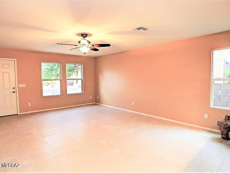727 W Buffalo Grass Dr — Photo 7