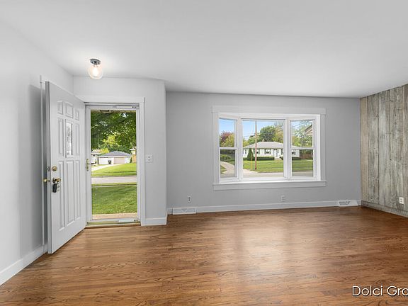 3rd image of 4117 Illinois Ave SW