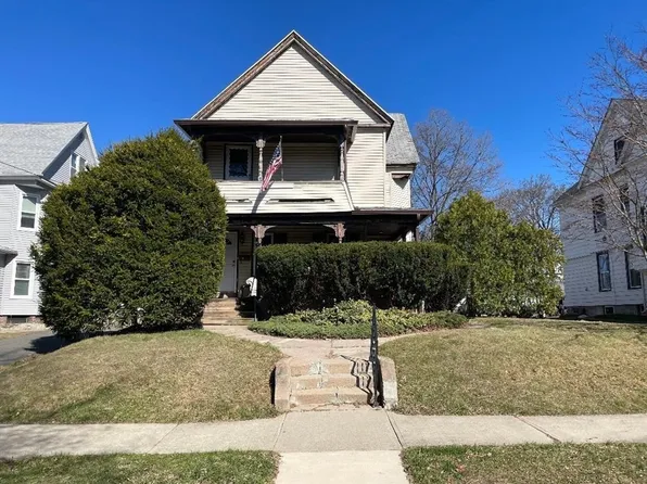 76 Nonotuck St, Holyoke, MA 01040