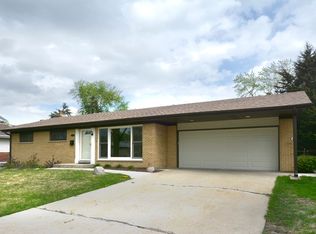 1329 S Evergreen Ave, Arlington Heights, IL 60005