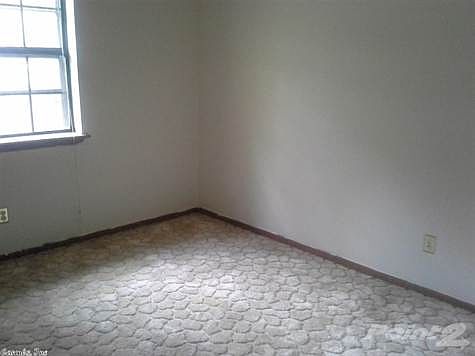 4th image of 66 S Circle Dr