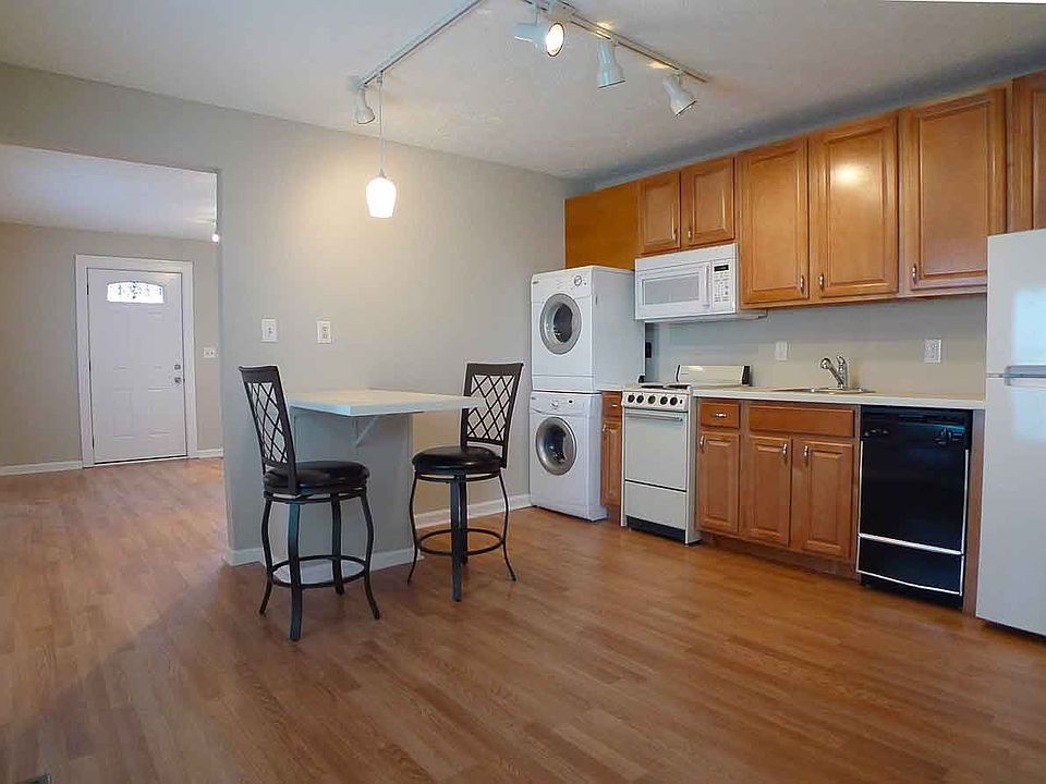 Kitchen/dining counter