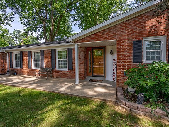 2nd image of 1101 Glenmoor Ct