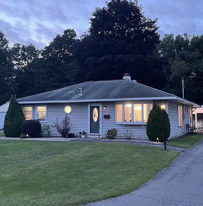 1st image of 23 Larchmont Dr