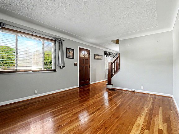 4th image of 1166 Waterworks Rd