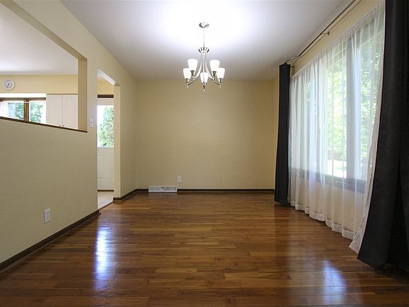5th image of 1222 Clark Dr
