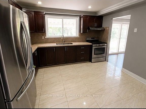 3rd image of 105 Lexington Ave
