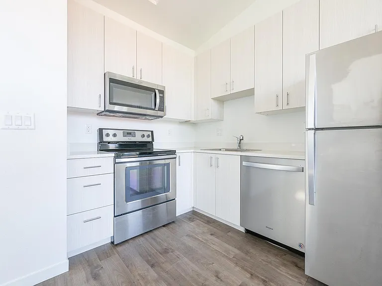 6062 SE 93rd Ave — Photo 3