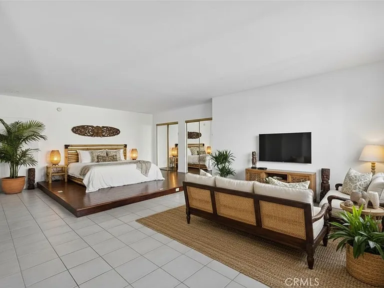 4441 Woodman Ave #111 — Photo 9