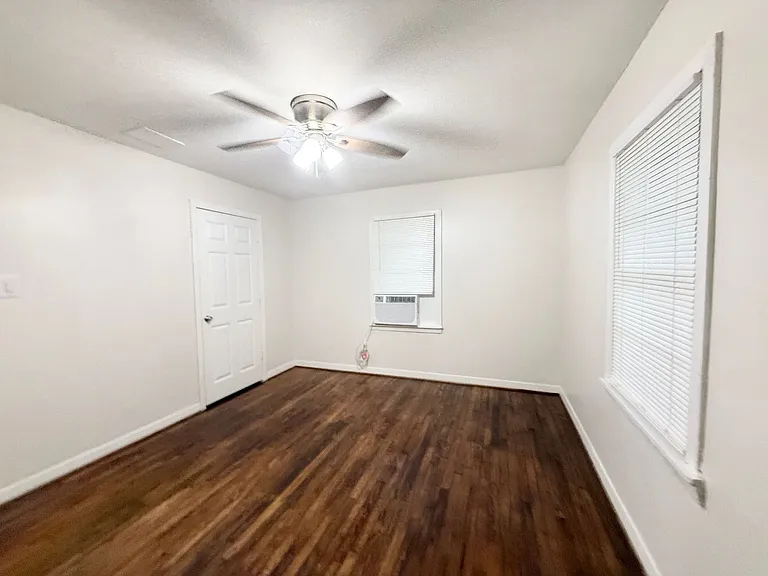 824 S Anderson St — Photo 17