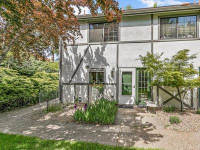 495 Chestnut St APT 16, Ashland, OR, 97520