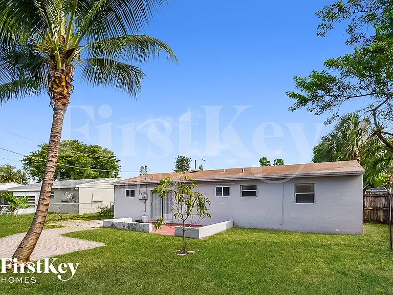 6820 SW 16th Ct — Photo 14