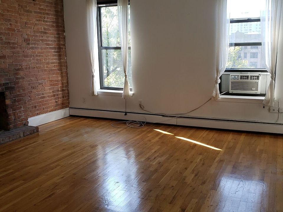 1st image of 479 Pacific St APT 3