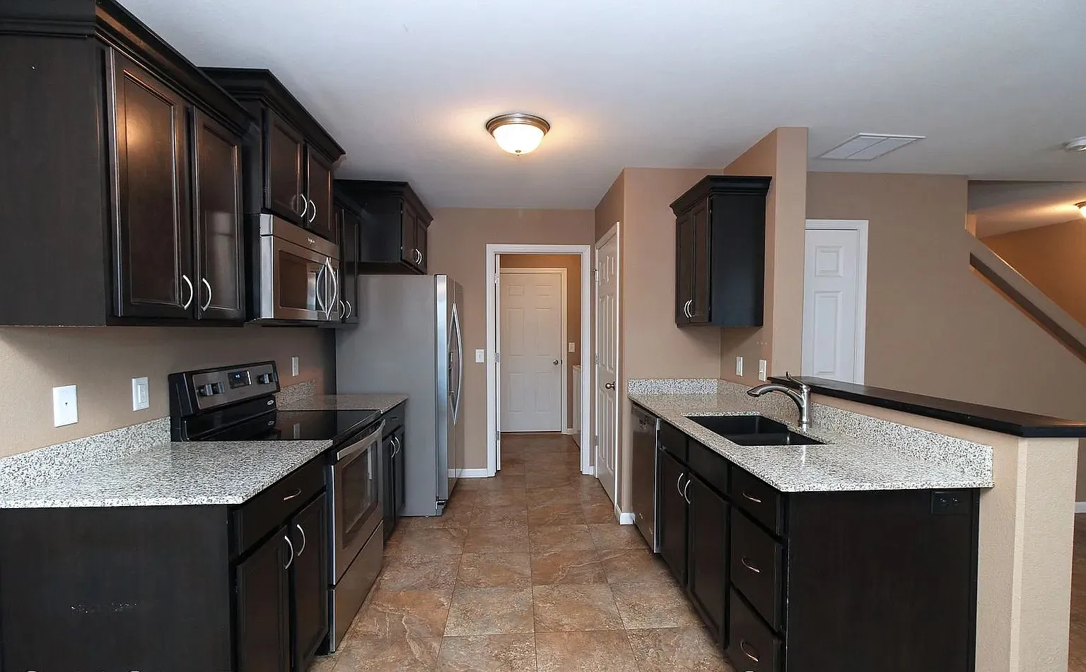3 bed, 2.5 bath, 1542 sqft, $2,195 — Photo 4