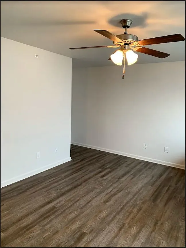 Parkside Manor Apartmens — Photo 2