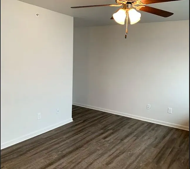 Parkside Manor Apartmens — Photo 2