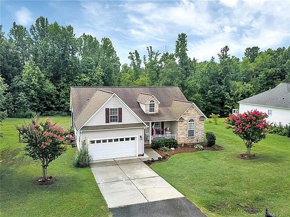 2nd image of 3054 Richards Way Dr