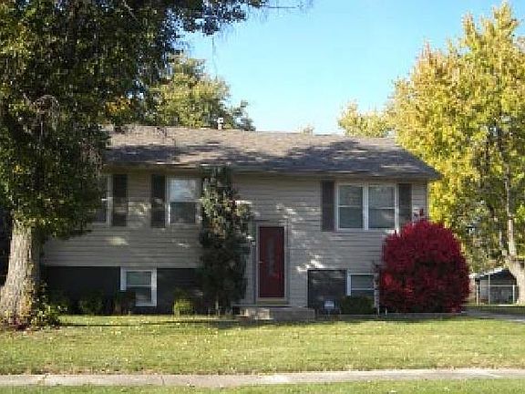 2nd image of 304 E Birch Dr