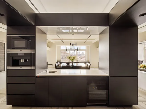 30 West 15th Street image 4 of 24