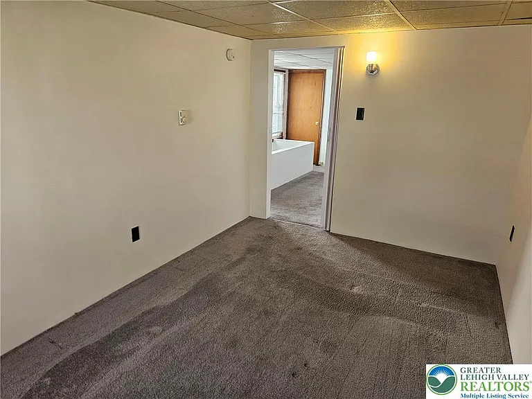 546 E Kline Ave — Photo 11