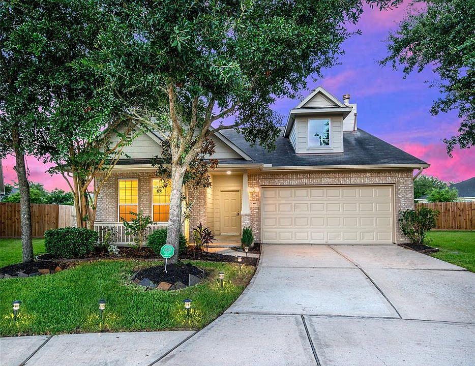 1st image of 13001 Ferry Cove Ln