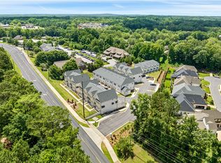 2106 Moores Mill Rd #202, Auburn, AL 36830