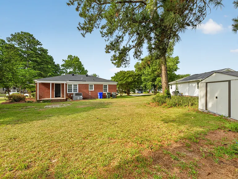 2813 Jackson Dr — Photo 24