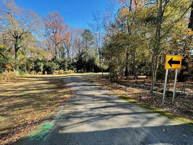 2nd image of 200 Luther Rd