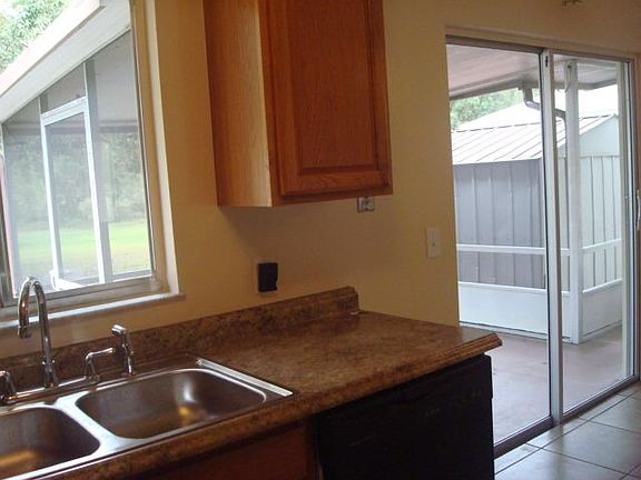 4th image of 840 Raven Ave