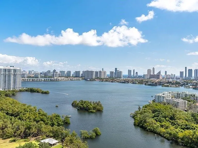 16385 Biscayne Blvd #2103 — Photo 2