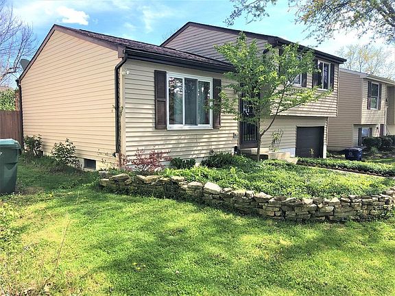 3rd image of 3128 Dewbourne Dr