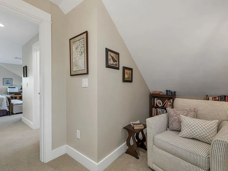 2 Lake St #B — Photo 26