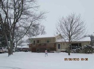 211 Hilltop St, Colona, IL 61241