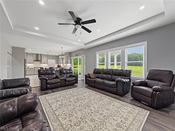 5th image of 6385 Meander Glen Dr