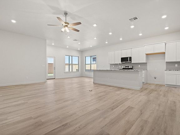 4th image of 6928 53rd St