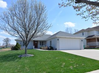 934 Meadowbrook Rd, Elwood, IL 60421