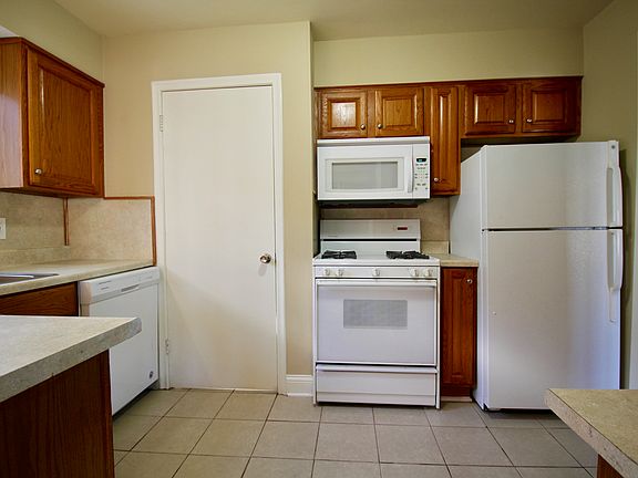 3rd image of 26091 Belanger St