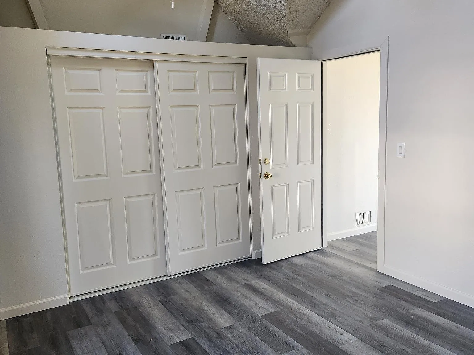 2304 S Williams St — Photo 3