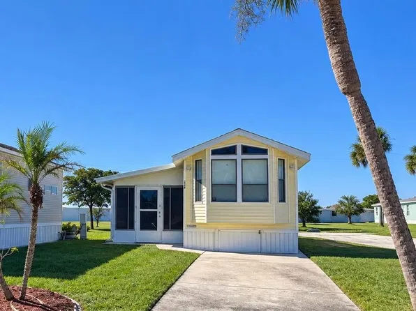 286 Bainbridge Dr, Nokomis, FL 34275