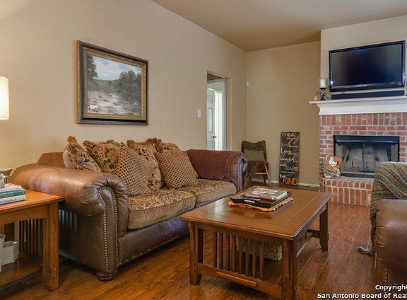4th image of 1708 SUNSPUR DR