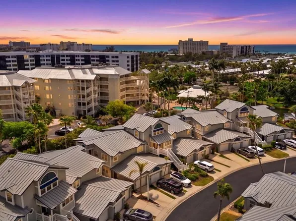 1332 Siesta Bayside Dr #1332-C, Sarasota, FL 34242