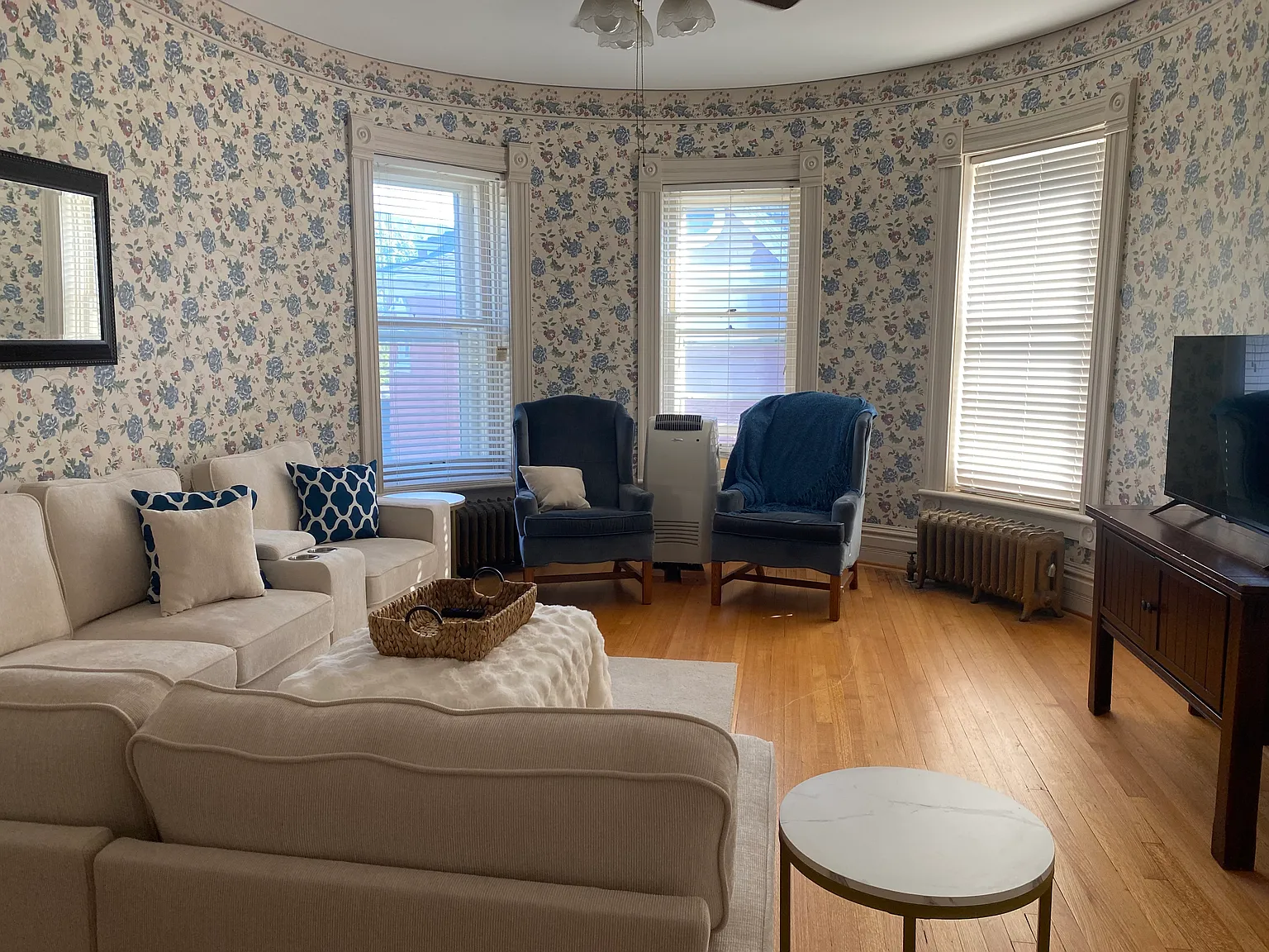 2 bed, 1200 sqft, $1,850 — Photo 3