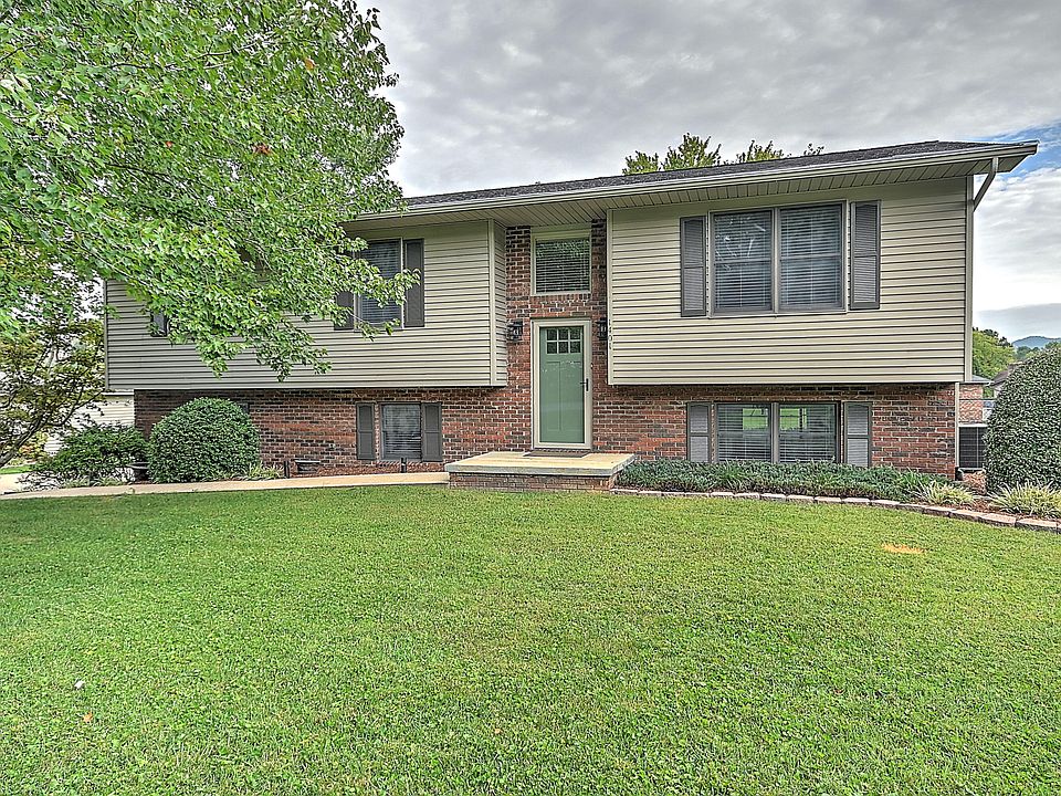1st image of 1401 Hickory Ln