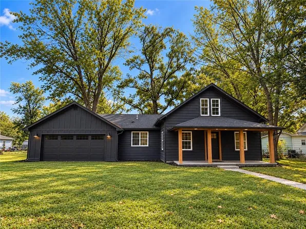 513 Swan St, Lacygne, KS 66040