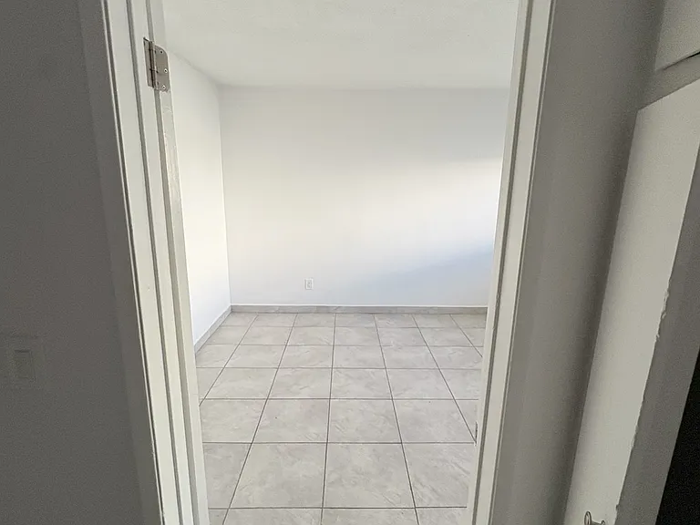 6623 Woodley Ave #6 — Photo 14